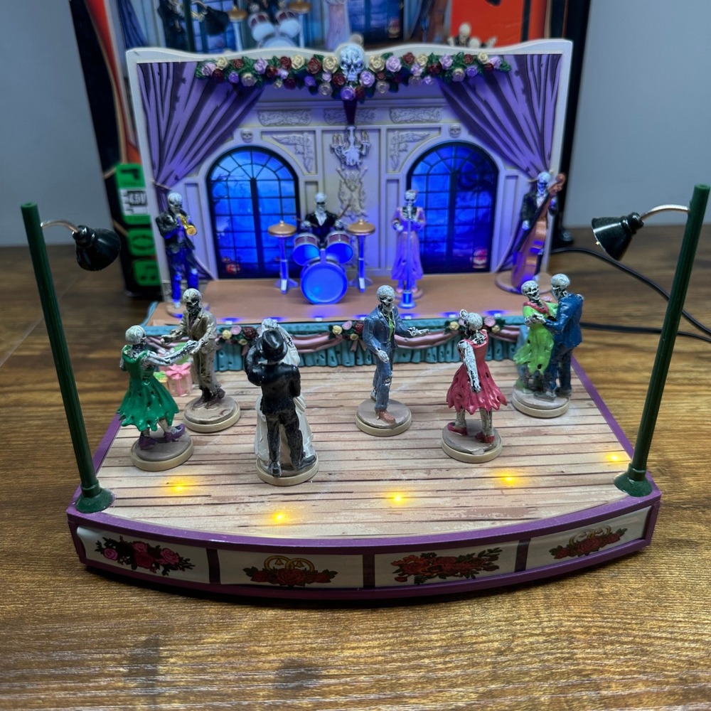 Lemax Spooky Town Wedding Reception Animated Halloween Village 44402 Skeleton